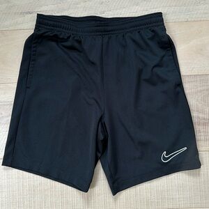 Nike boys shorts youth medium